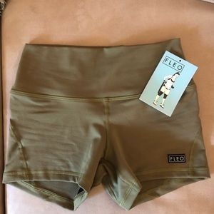 FLEO Apex Contour (x-small) NWT